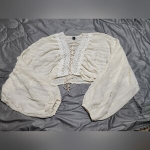 SHEIN off white flowy cropped dress shirt. NWOT. Women's medium. TTS.